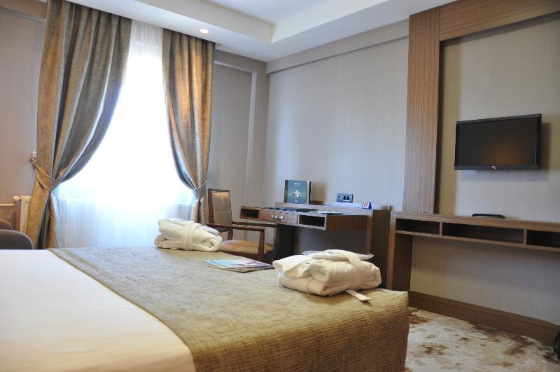 The Green Park Kartepe Exterior photo